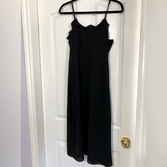 Aritzia Wilfred black dress. Article # 71228. 100% polyester lining and body. - Picture 1 of 3